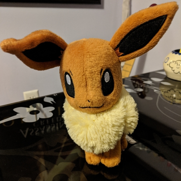 Pokemon Other - Eevee plushie